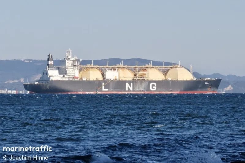 Tin vui từ eo biển Hormuz: Lô hàng LNG đầu tiên 'thông chốt' thành công, điểm đến là quốc gia sát vách Việt Nam - Ảnh 1