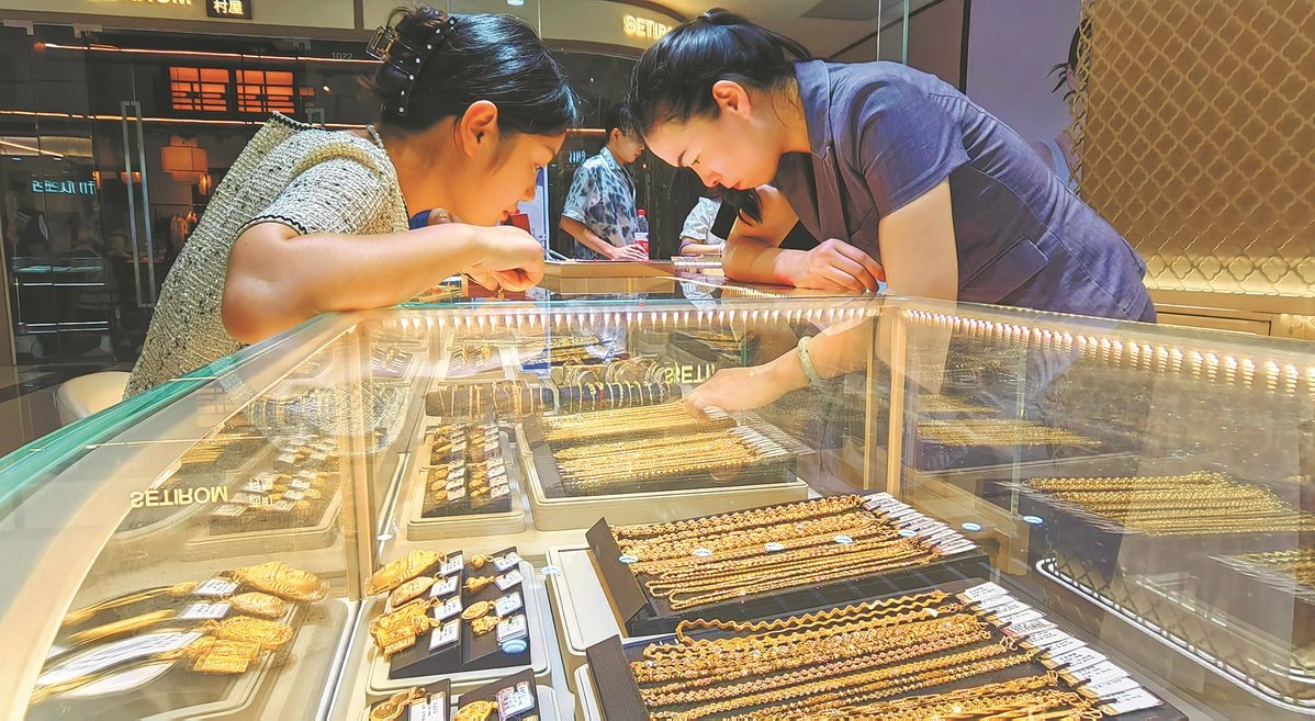 Láng giềng Việt Nam tăng thu mua vàng, tổng giá trị hiện khoảng 9,25 triệu tỷ đồng - Ảnh 1