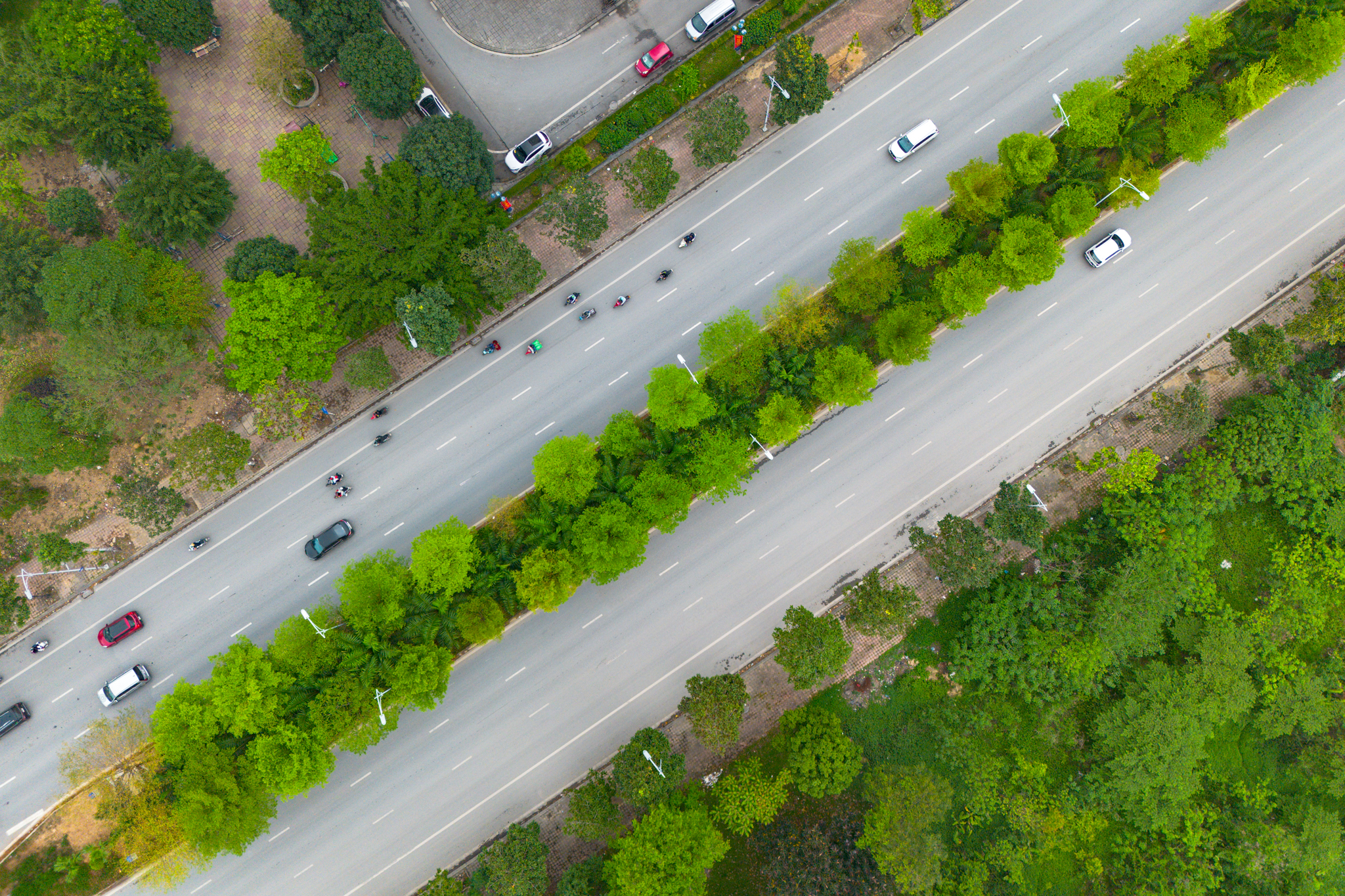 Toàn cảnh mạng lưới giao thông hàng trăm nghìn tỷ kết nối đại đô thị lớn nhất cả nước: Đường 90m, cao tốc 12 làn xe, ga rộng nhất của tuyến đường sắt 67 tỷ USD - Ảnh 7