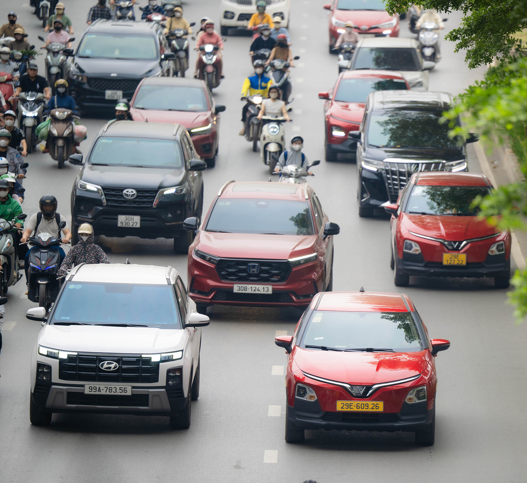 Hà Nội trong một khung hình: 50% là xe điện! - Ảnh 5