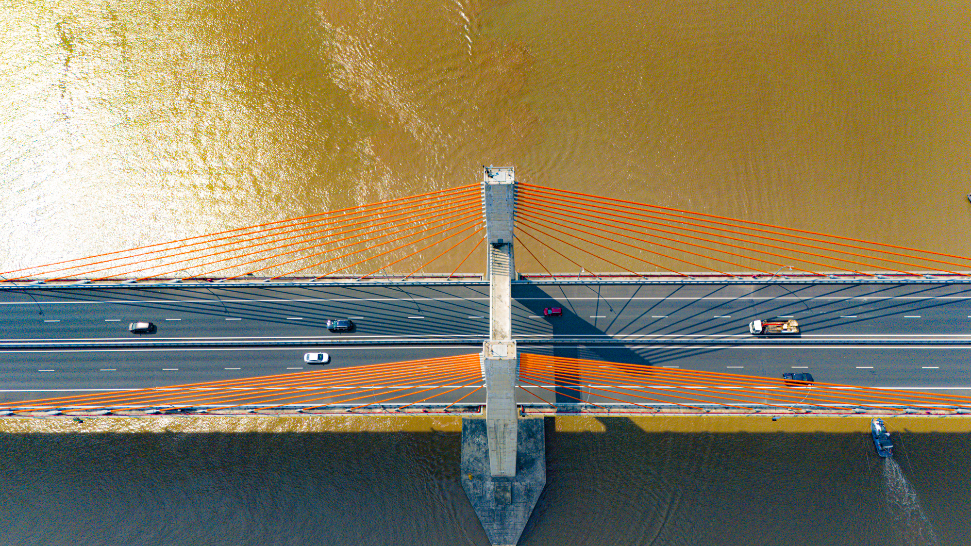 Cây cầu dây văng gần 7.300 tỷ đồng dài 5,4km, lọt top 3 thế giới về số nhịp do người Việt lần đầu tự thiết kế, thi công - Ảnh 1