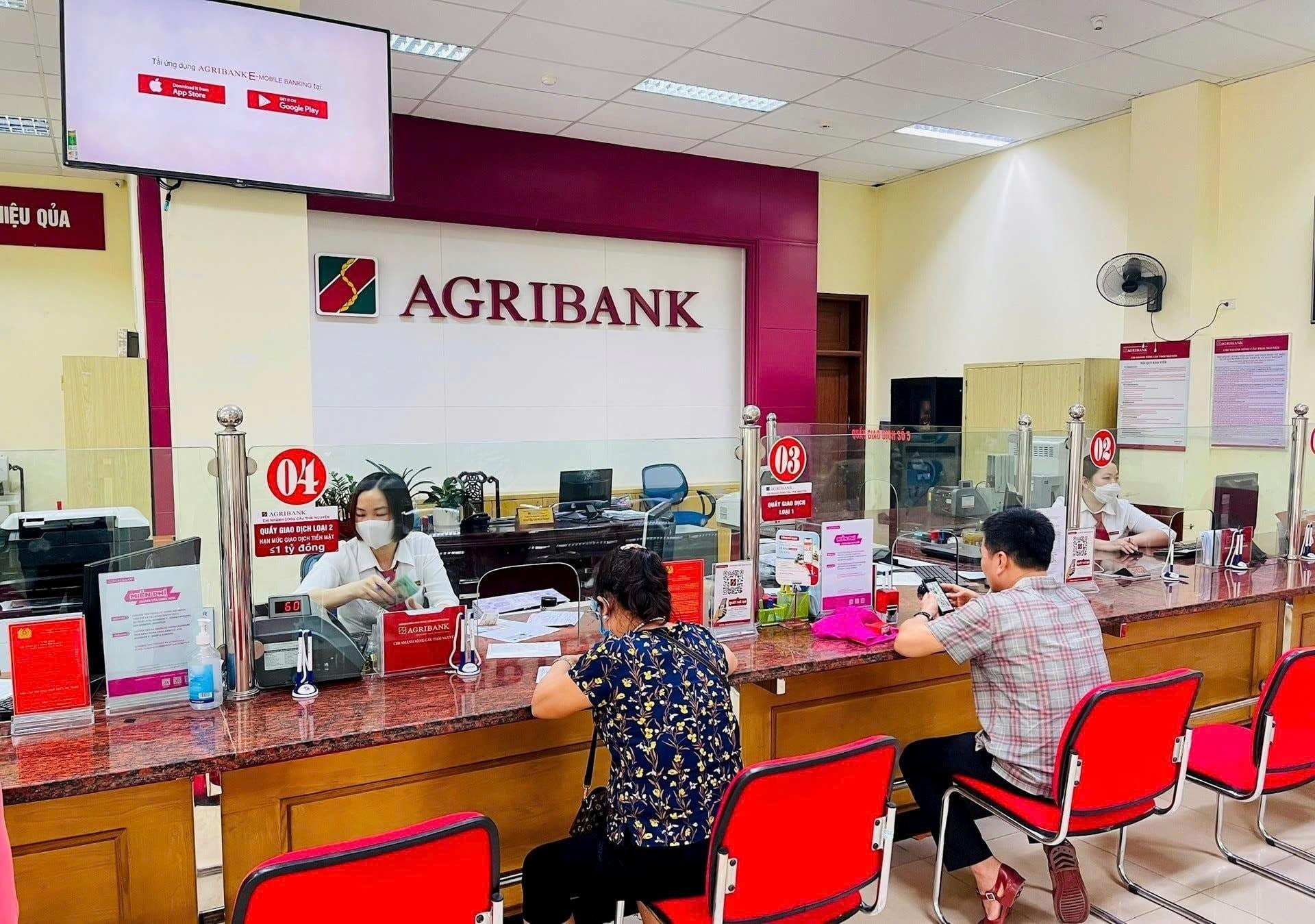 Agribank mới điều chỉnh lãi suất huy động, kỳ hạn nào có lãi suất cao nhất? - Ảnh 1