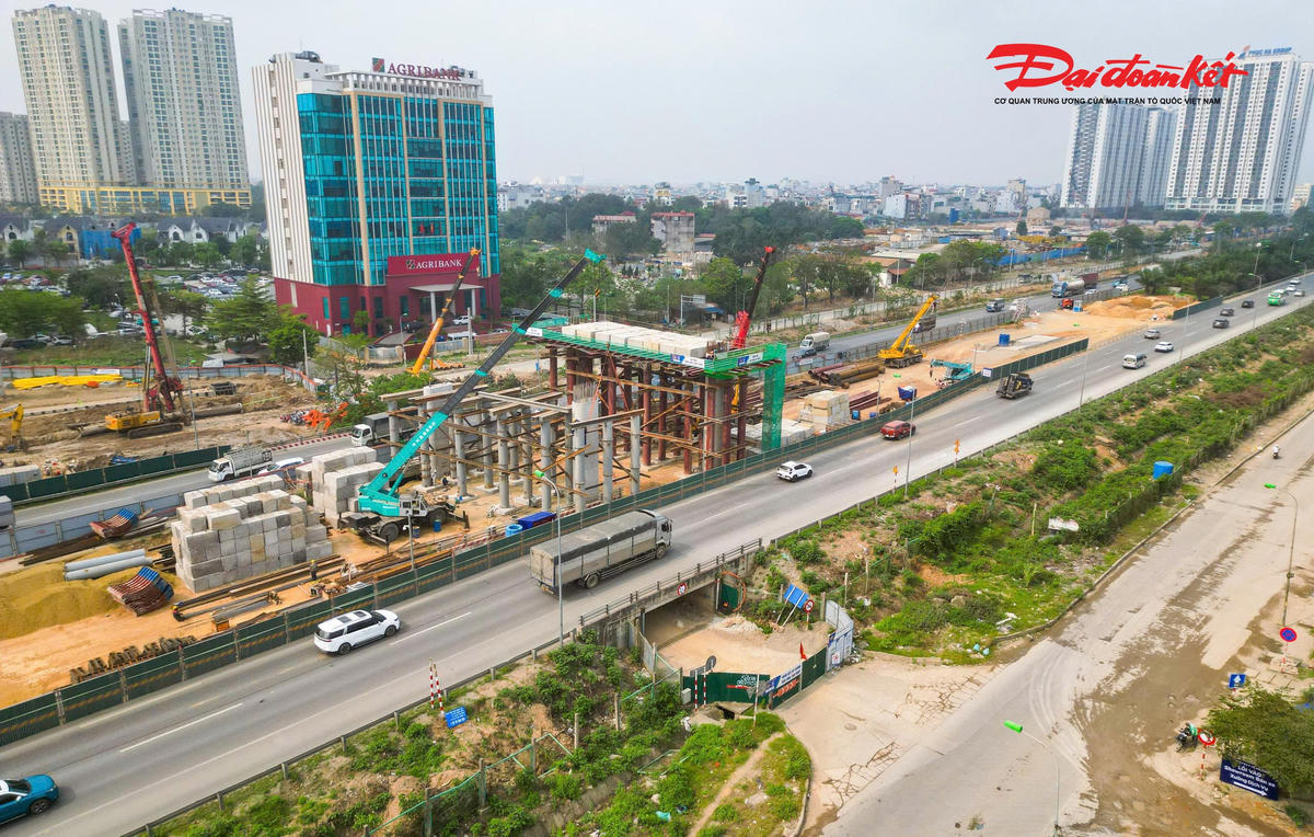 Nút giao 2.400 tỷ đồng trên Đại lộ Thăng Long dần hiện rõ hình hài - Ảnh 3