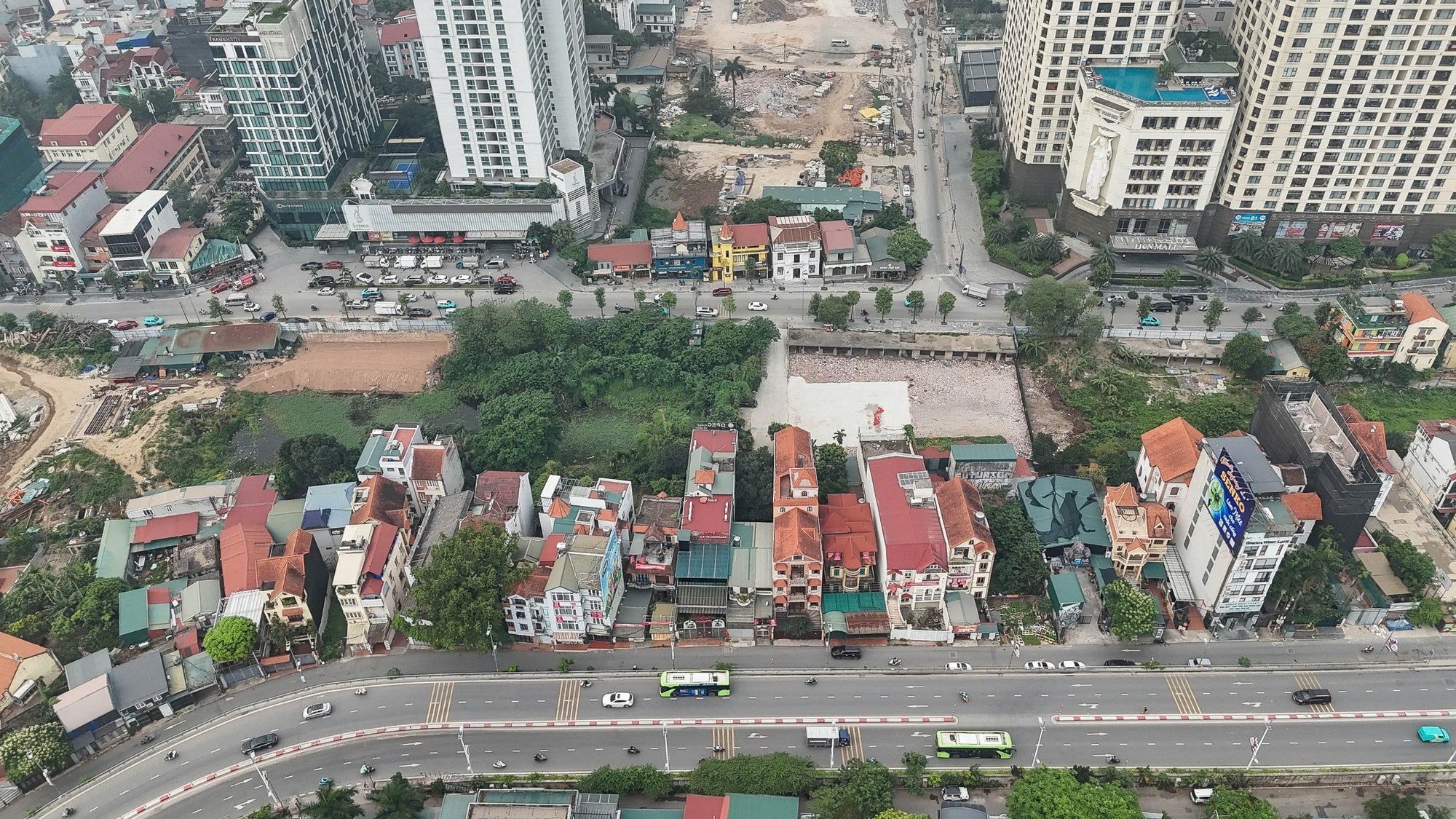 Cận cảnh đoạn đường dài 100 m có mức đầu tư 6,42 tỉ đồng/m - Ảnh 8