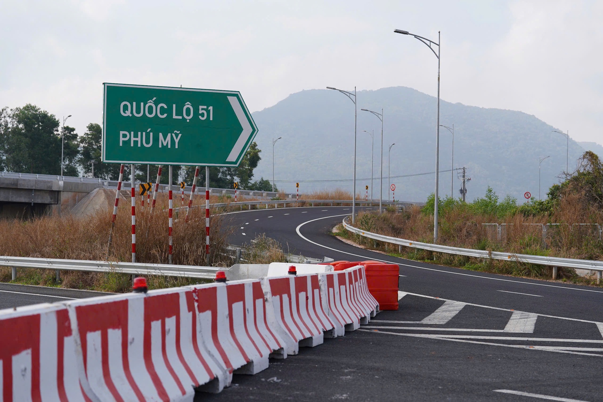 Thông xe hơn 37 km cao tốc Biên Hòa – Vũng Tàu vào đêm 29-4 - Ảnh 4