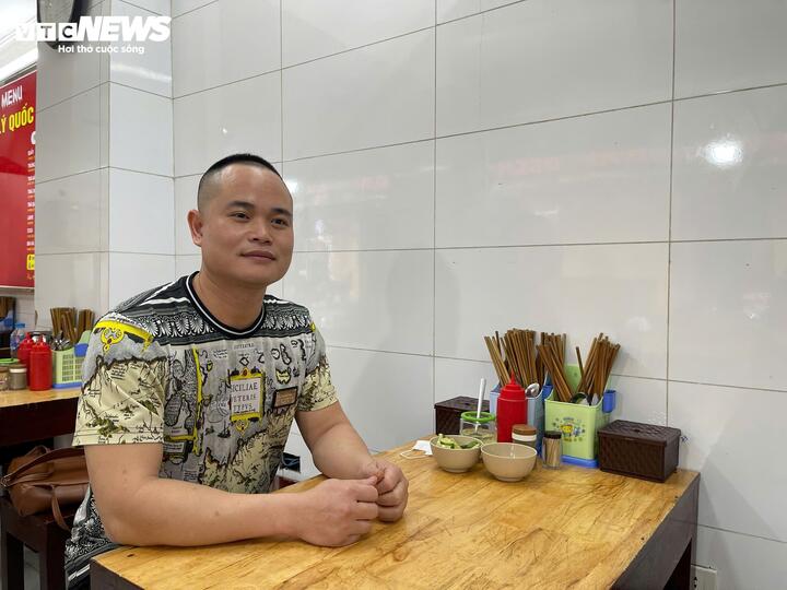 Chủ quán phở đón Tổng thống Hàn Quốc: 'Cả đêm qua tôi hạnh phúc không ngủ nổi' - Ảnh 1