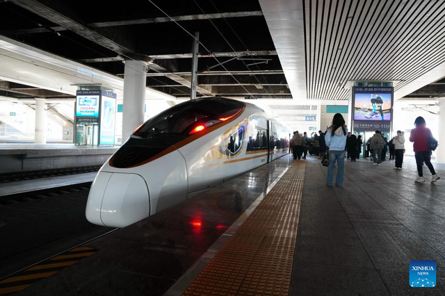 Tàu cao tốc nối thủ đô với đô thị biển: Có từ 2008, đi chưa tới 30 phút, chạy liên tục trong ngày - Ảnh 2