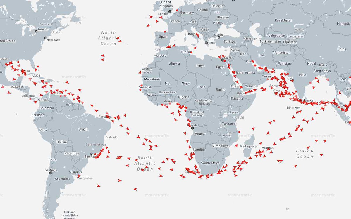 70 siêu tàu chở dầu xếp hàng dài, đồng loạt hướng về phía Mỹ - chuyện gì đang xảy ra?