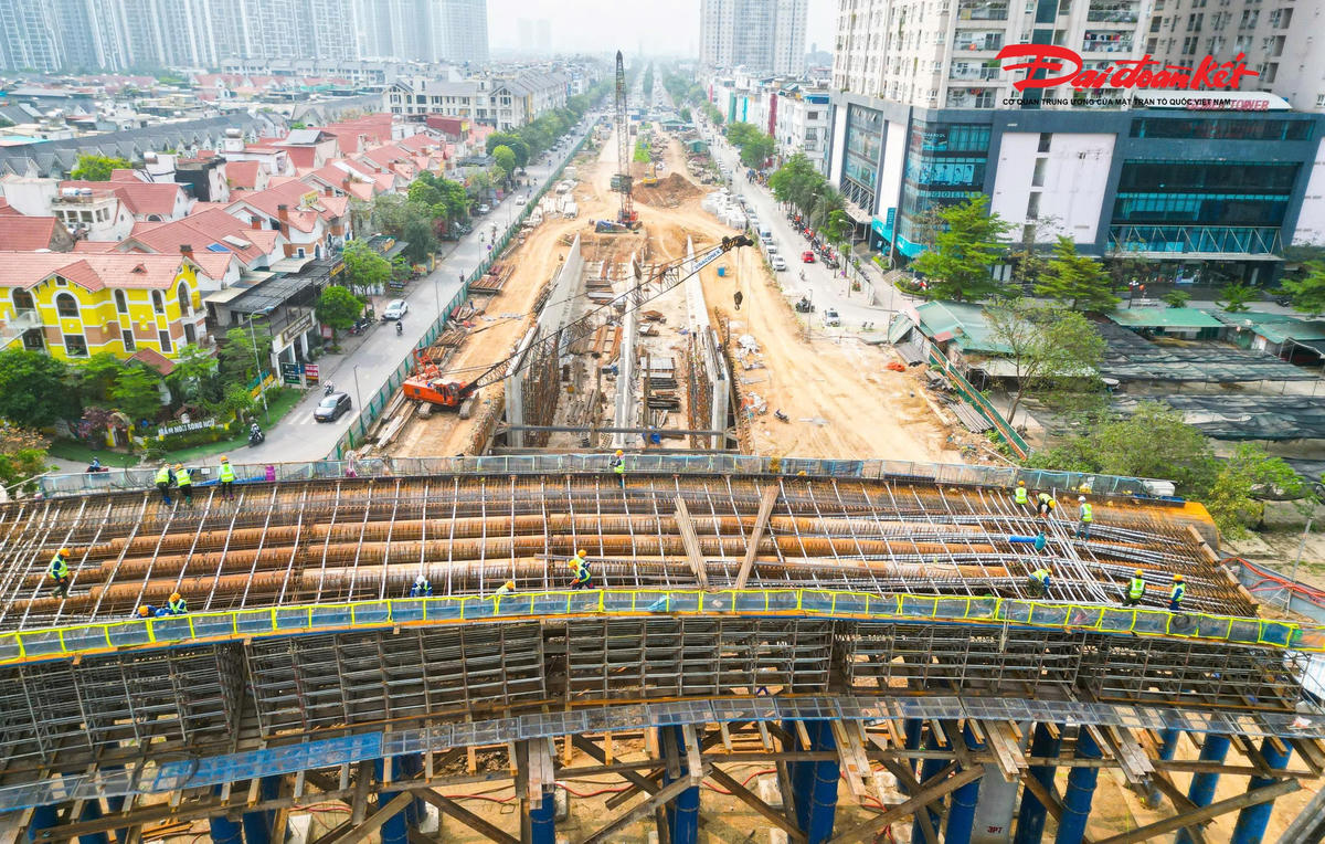 Nút giao 2.400 tỷ đồng trên Đại lộ Thăng Long dần hiện rõ hình hài - Ảnh 7
