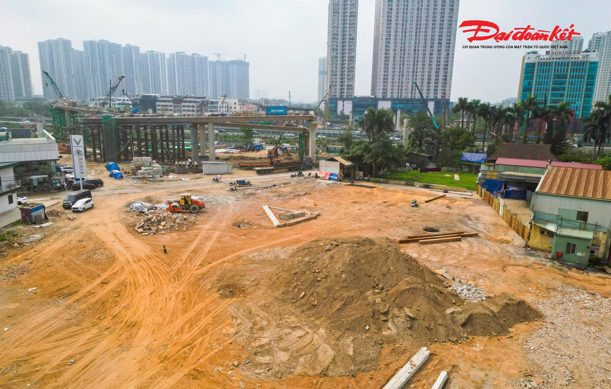 Nút giao 2.400 tỷ đồng trên Đại lộ Thăng Long dần hiện rõ hình hài - Ảnh 4