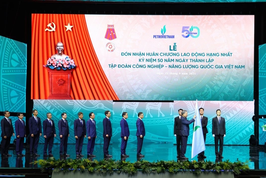 8 chữ Tổng bí thư, Chủ tịch nước Tô Lâm gửi tặng Tập đoàn lớn nhất Việt Nam - Ảnh 1