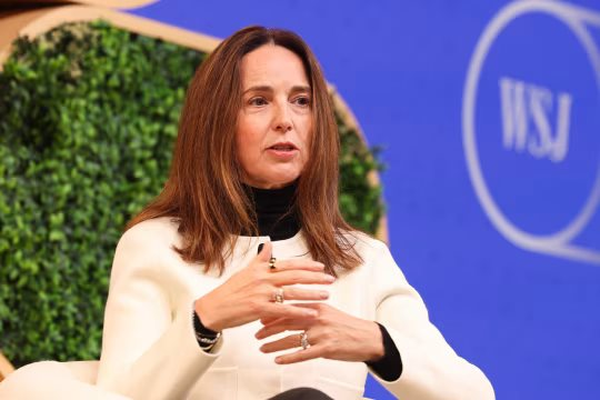 OpenAI có nguy cơ vỡ nợ, CEO Sam Altman đối đầu gay gắt với nữ tướng tài chính trước thềm IPO - Ảnh 2