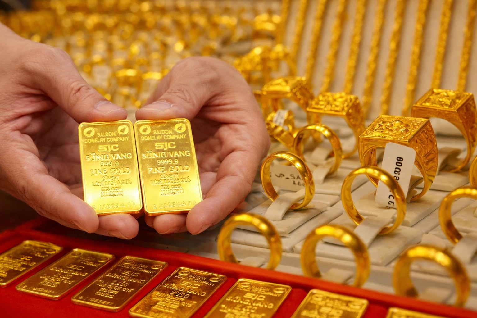 Giá vàng nhẫn, vàng miếng sáng 7/4 - Ảnh 1