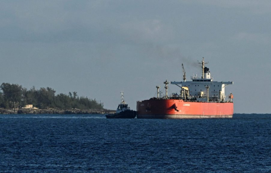 Lênh đênh trên biển 35 ngày, hơn 900.000 thùng dầu Mỹ vừa vượt nửa vòng trái đất, hướng thẳng đến một quốc gia châu Á - Ảnh 1