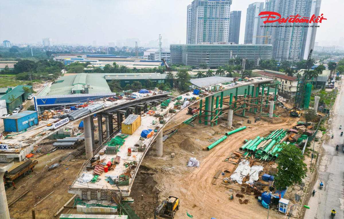 Nút giao 2.400 tỷ đồng trên Đại lộ Thăng Long dần hiện rõ hình hài - Ảnh 2