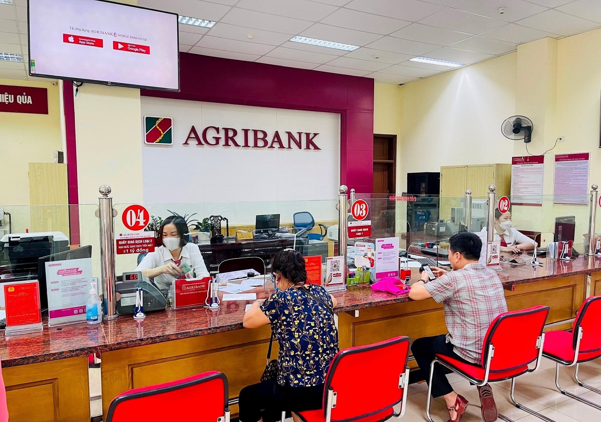 Thông báo quan trọng từ BIDV, Agribank, Techcombank và ACB: Chuyển tiền 24/7 và quét mã QR bị gián đoạn trong khung giờ sau - Ảnh 1
