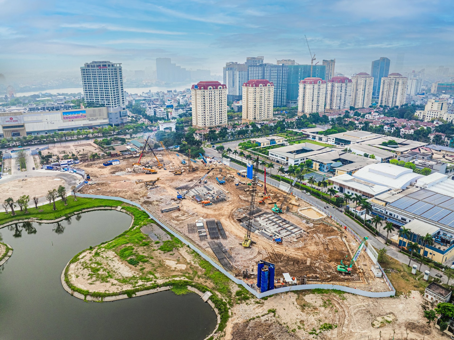 Tổ hợp hàng hiệu quy mô bậc nhất Thủ đô đang thi công ra sao tại toạ độ “vàng” Ciputra? - Ảnh 3