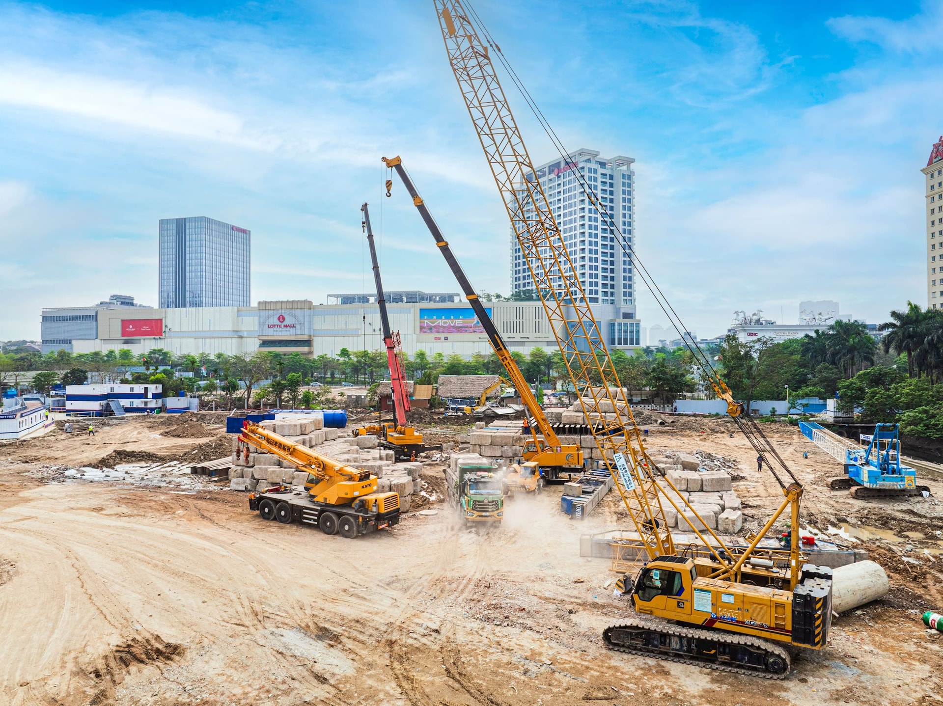 Tổ hợp hàng hiệu quy mô bậc nhất Thủ đô đang thi công ra sao tại toạ độ “vàng” Ciputra? - Ảnh 4