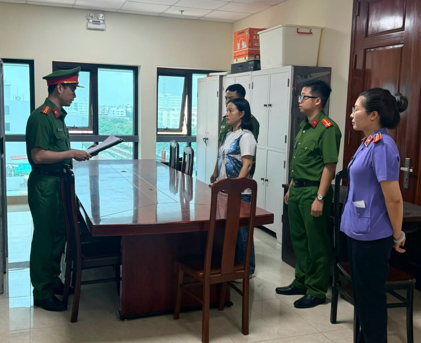 Bắt giữ người phụ nữ lừa đảo hơn 42 tỉ đồng của nhiều người - Ảnh 1