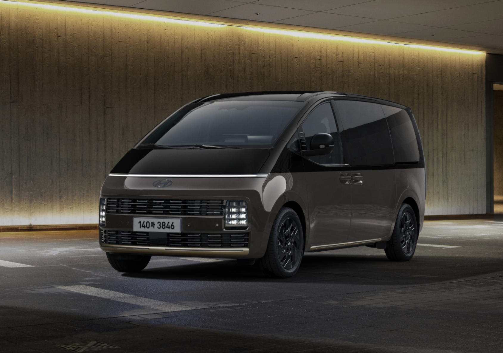 Hyundai Staria Limousine ra mắt: Nội thất như khoang hạng nhất cho ‘chủ tịch’, bản điện chạy gần 390km/sạc - Ảnh 2