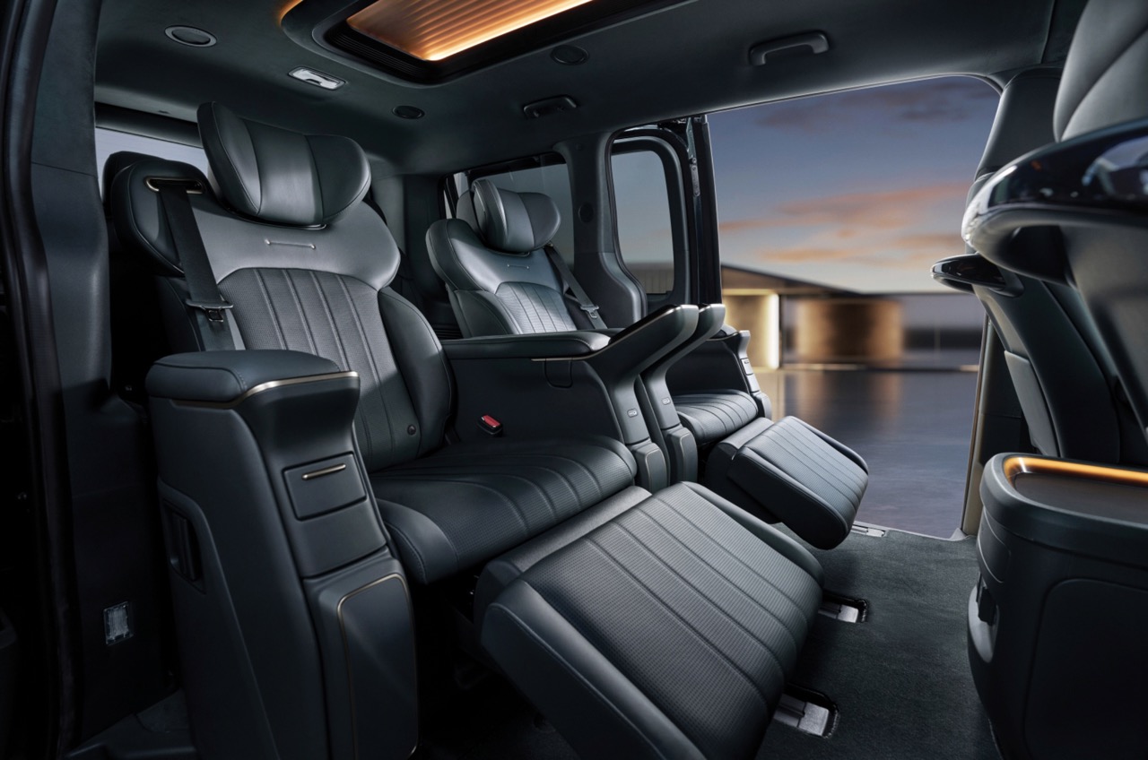 Hyundai Staria Limousine ra mắt: Nội thất như khoang hạng nhất cho ‘chủ tịch’, bản điện chạy gần 390km/sạc - Ảnh 3