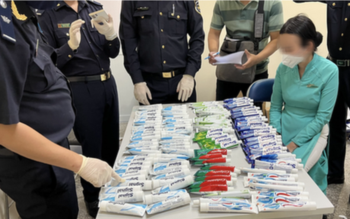 Những nhân vật bí ẩn trong vụ 4 tiếp viên xách ma tuý từ Pháp về Việt Nam