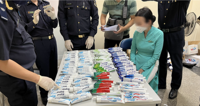 Ai đã bỏ ma tuý vào vali đưa 4 tiếp viên Vietnam Airlines xách về Việt Nam? - Ảnh 1