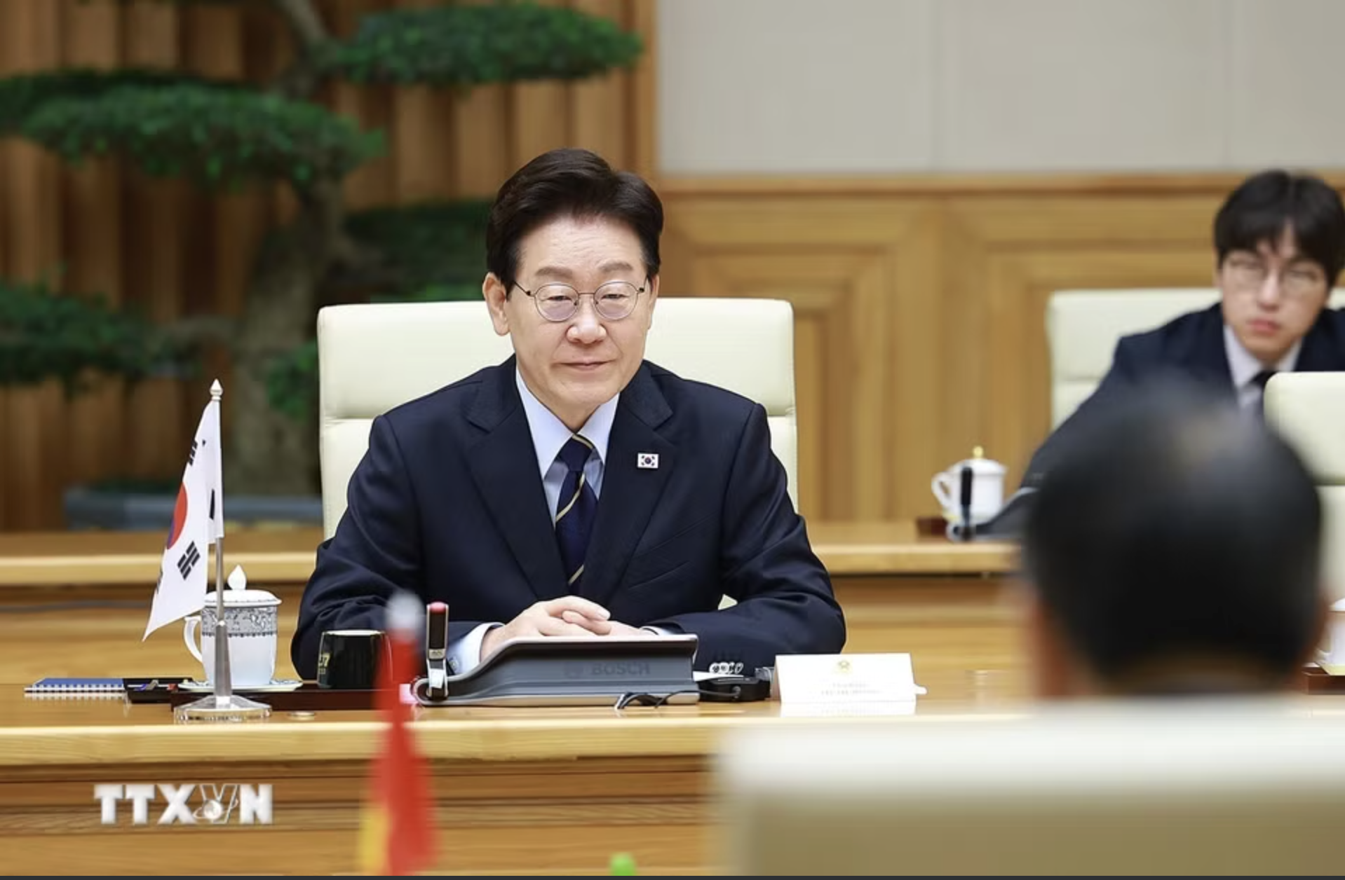 Thủ tướng Lê Minh Hưng hội kiến Tổng thống Hàn Quốc Lee Jae Myung - Ảnh 9