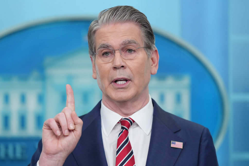 Mỹ không gia hạn miễn trừng phạt đối với dầu mỏ Iran và Nga - Ảnh 2