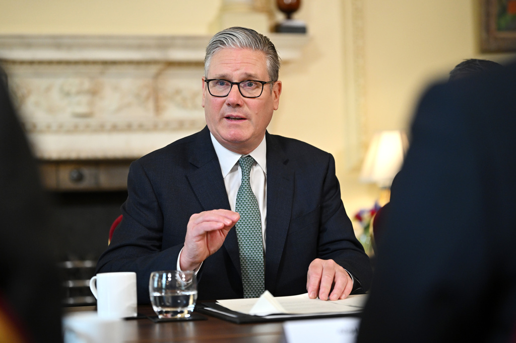 Thủ tướng Anh Keir Starmer đối mặt áp lực từ chức - Ảnh 2