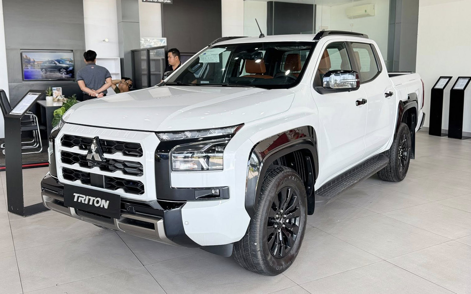 Chủ xe Mitsubishi Triton, Xpander đi cả năm không tốn tiền xăng dầu: Hãng tặng tới hơn 75 triệu đồng đổ nhiên liệu, tháng đầy vài bình không phải nghĩ - Ảnh 1