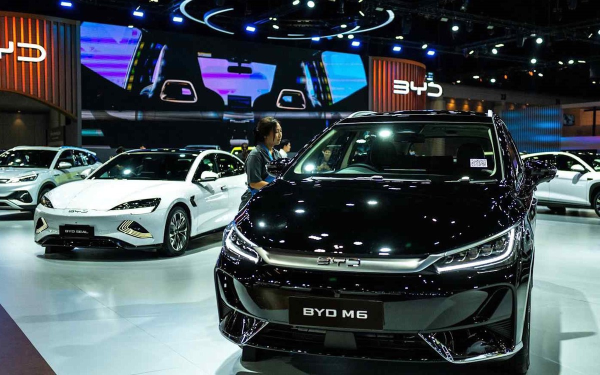 Giá dầu đắt đỏ khiến thế giới chao đảo, nhưng lại mở cánh cửa cho một hãng xe điện Trung Quốc xuất khẩu kỷ lục 1,5 triệu xe