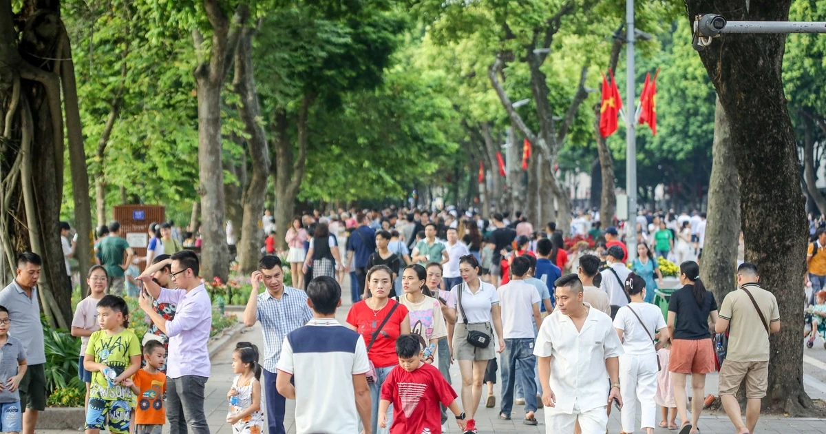 Nghỉ Lễ Giỗ tổ Hùng Vương và 30/4 - 1/5: Có nên hoán đổi làm việc để nghỉ liên tiếp 9 ngày?