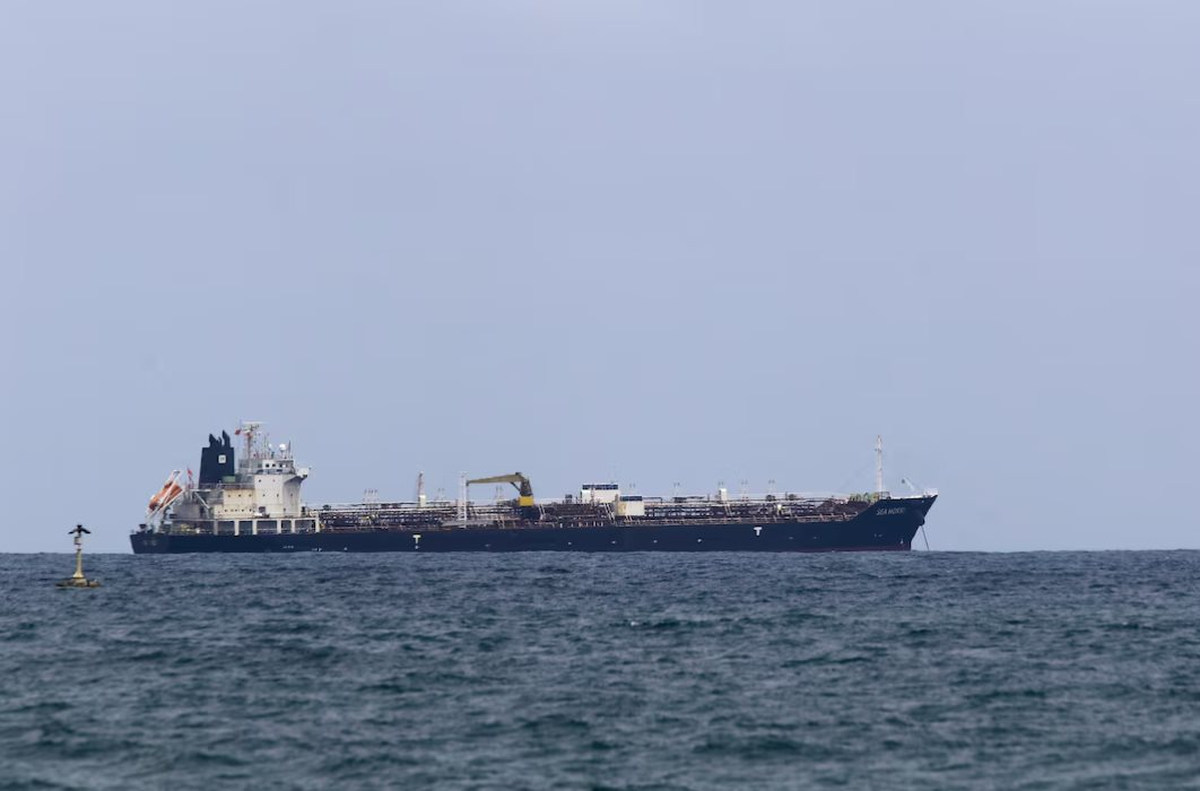 Đang trên đường đến Cuba, tàu chở dầu Nga bất ngờ quay đầu, đổi điểm dỡ hàng sang nước láng giềng