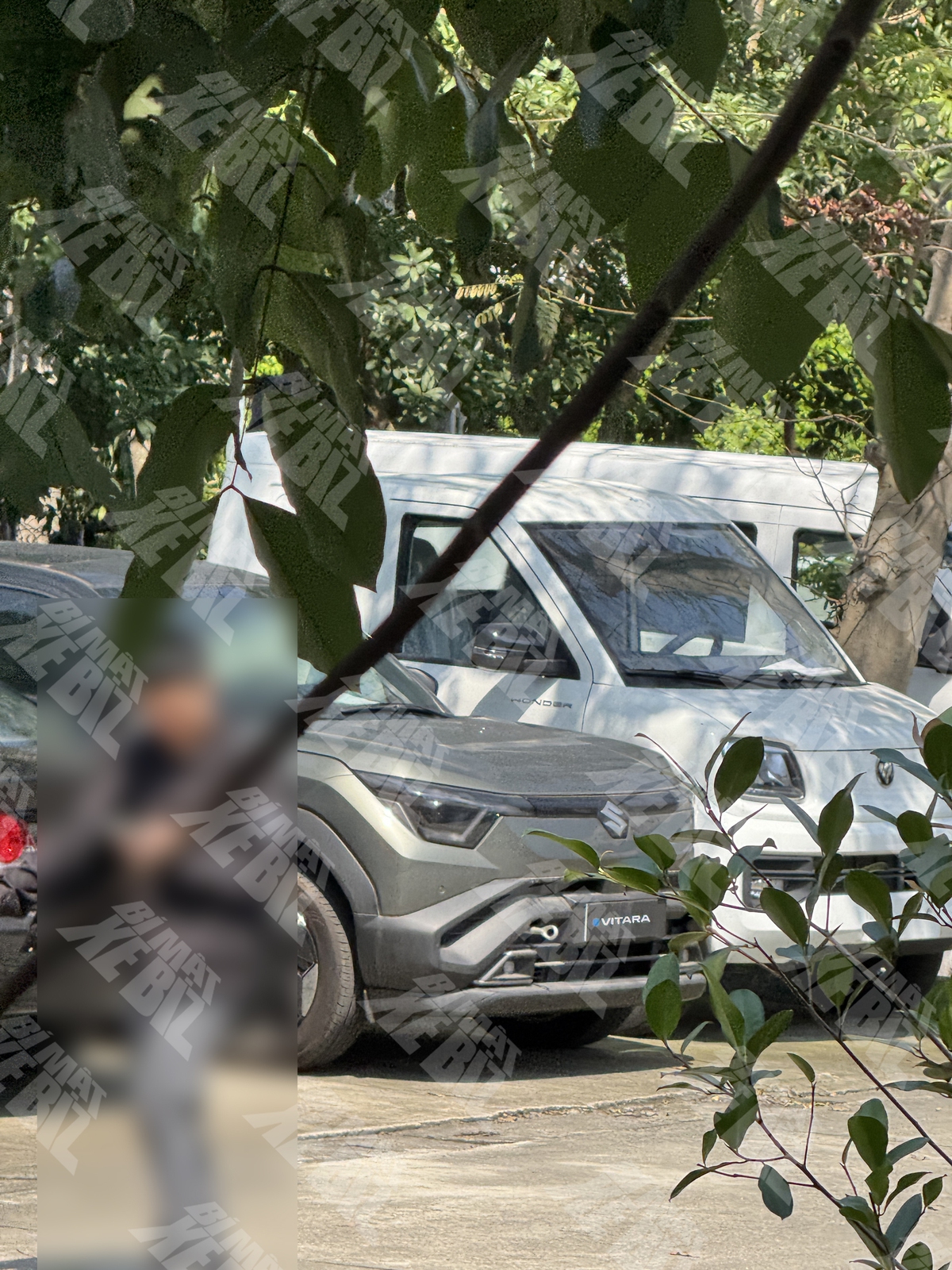 Suzuki eVitara xuất hiện ở Hà Nội: Dễ mở bán thời gian tới, đi được 430km/sạc, nội thất màn hình kép, cần số điện tử