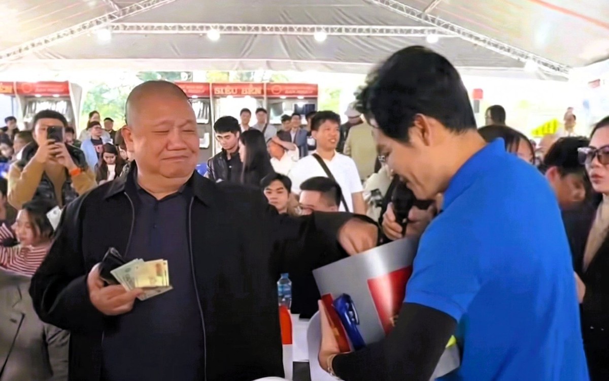 Chủ tịch Hoa Sen Lê Phước Vũ dốc hết tiền trong ví