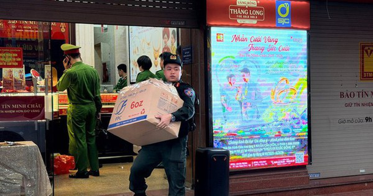 Khởi tố vụ án tại Bảo Tín Minh Châu: Công an thu giữ 23,3 tỷ đồng tiền mặt, 7 quyển sổ đỏ cùng lượng lớn kim loại màu vàng, bạc