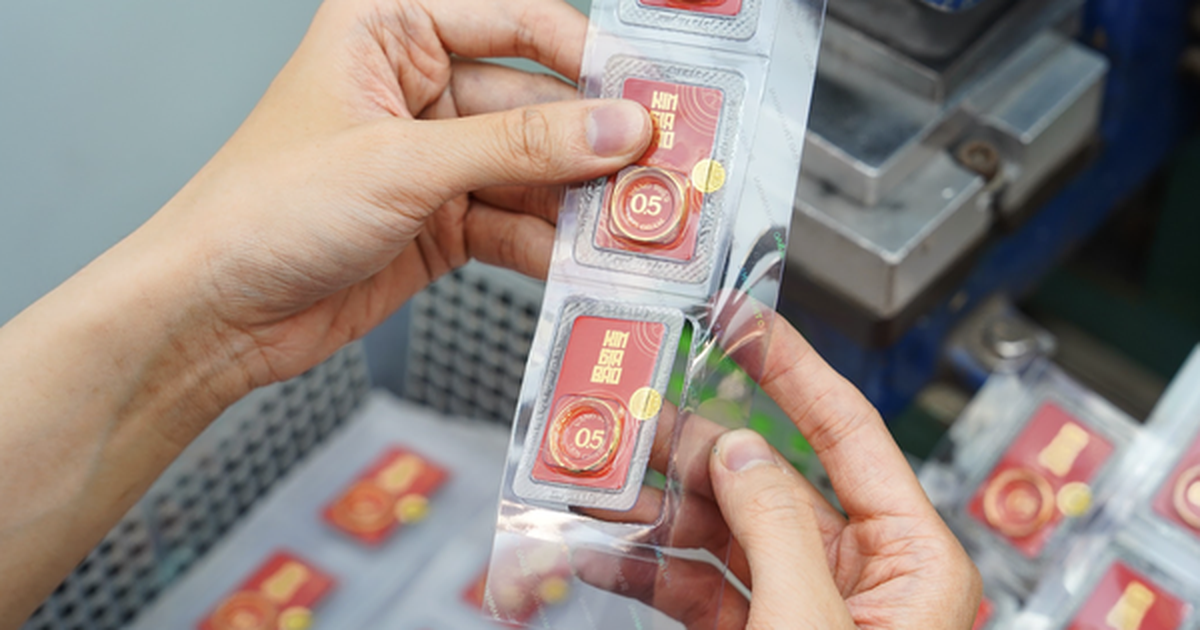 Tối 6-4, giá vàng tăng trở lại, công ty SJC tạm ngưng đăng ký online mua vàng