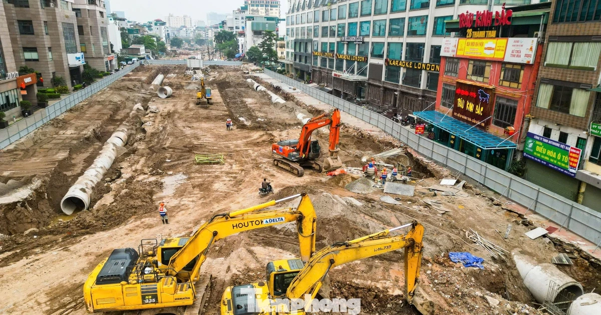 Cận cảnh tiến độ thi công khẩn cấp đường Vành đai 2,5 đoạn qua Cầu Giấy