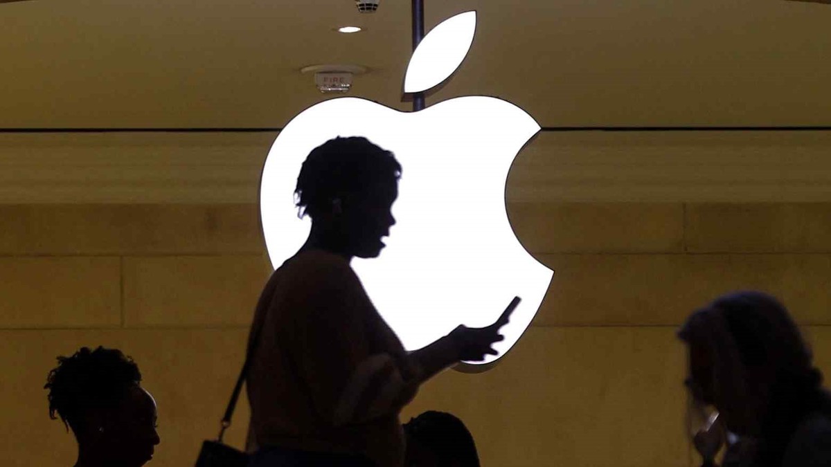 Là công ty công nghệ 4.000 tỷ USD nhưng Apple đang chậm hơn cả thập kỷ so với đối thủ ở một sản phẩm quan trọng