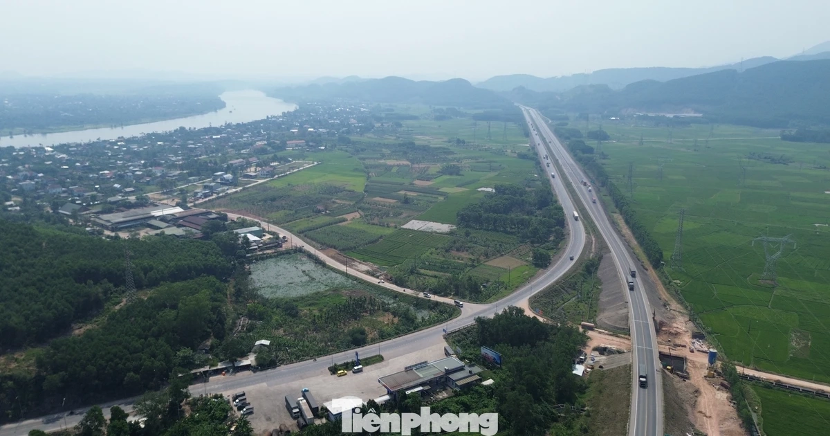 Nút giao cao tốc 300 tỷ đồng ‘sốt ruột’ chờ mặt bằng