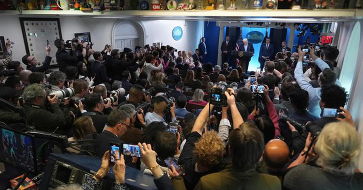 Ông Donald Trump thông báo "tạm ngưng ném bom", Iran tuyên bố "chiến thắng"