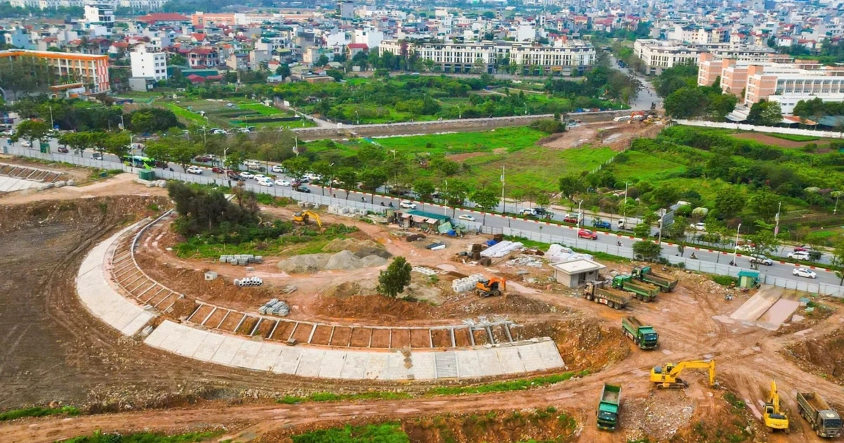 Nhộn nhịp thi công trên công trường thoát nước nghìn tỷ ở Long Biên