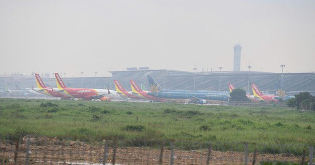 Vì sao vé máy bay không tránh khỏi áp lực tăng giá?