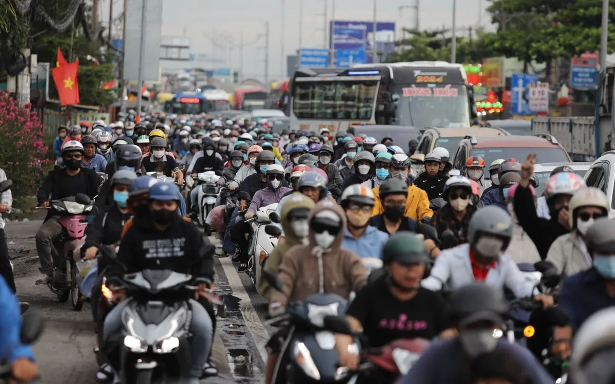 Siết khí thải xe máy: Đề xuất hỗ trợ vay 0% để lao động nghèo đổi xe mới