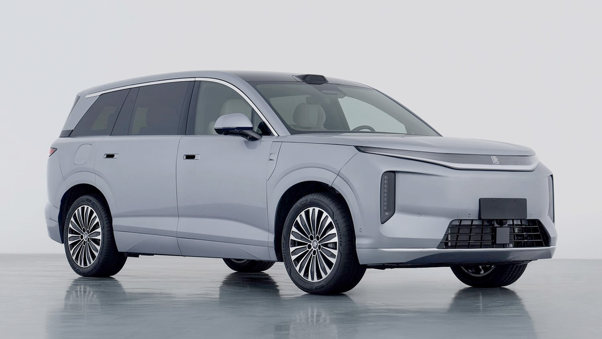 Cận cảnh "phòng khách di động" của BYD: Mạnh 784 mã lực, chạy 950 km sau một lần sạc