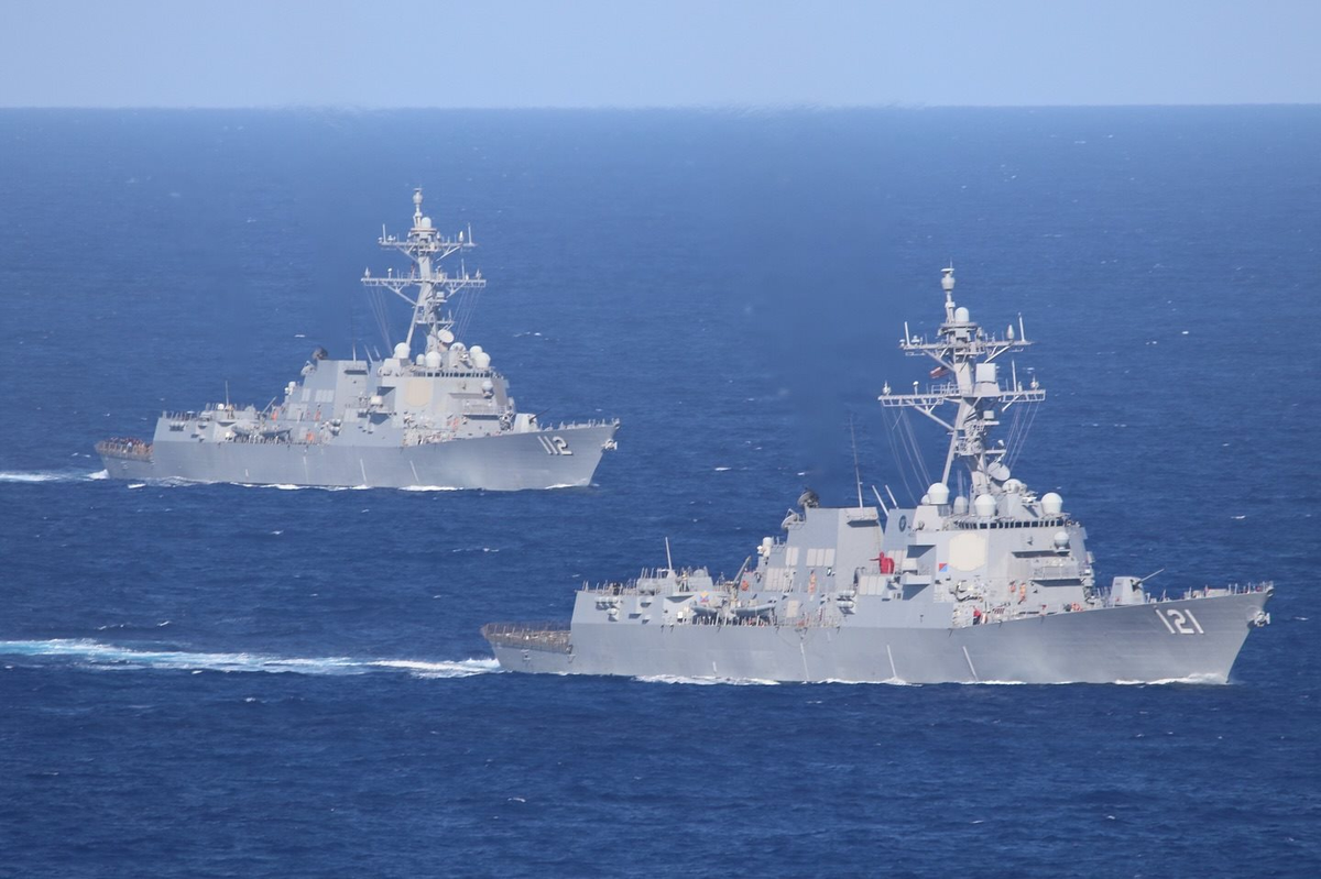 2 chiếm hạm của Hải quân Mỹ xuất hiện tại eo biển Hormuz – sắp làm 1 việc cả thế giới cùng mong chờ