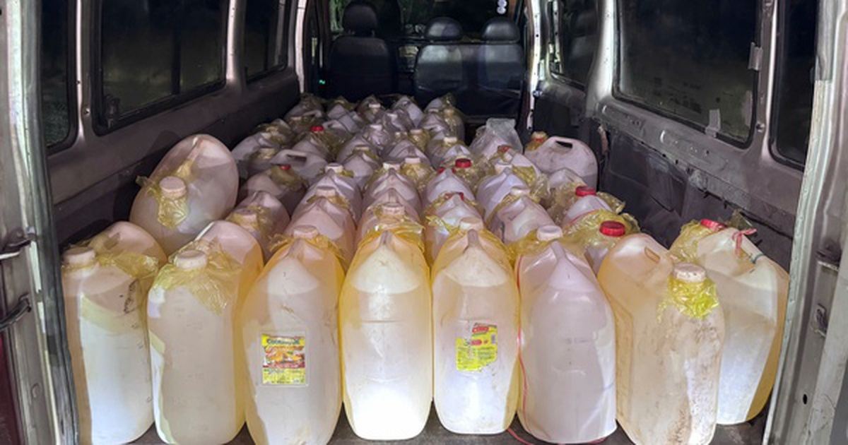 Nhiều vụ buôn lậu xăng dầu qua biên giới bị bắt giữ