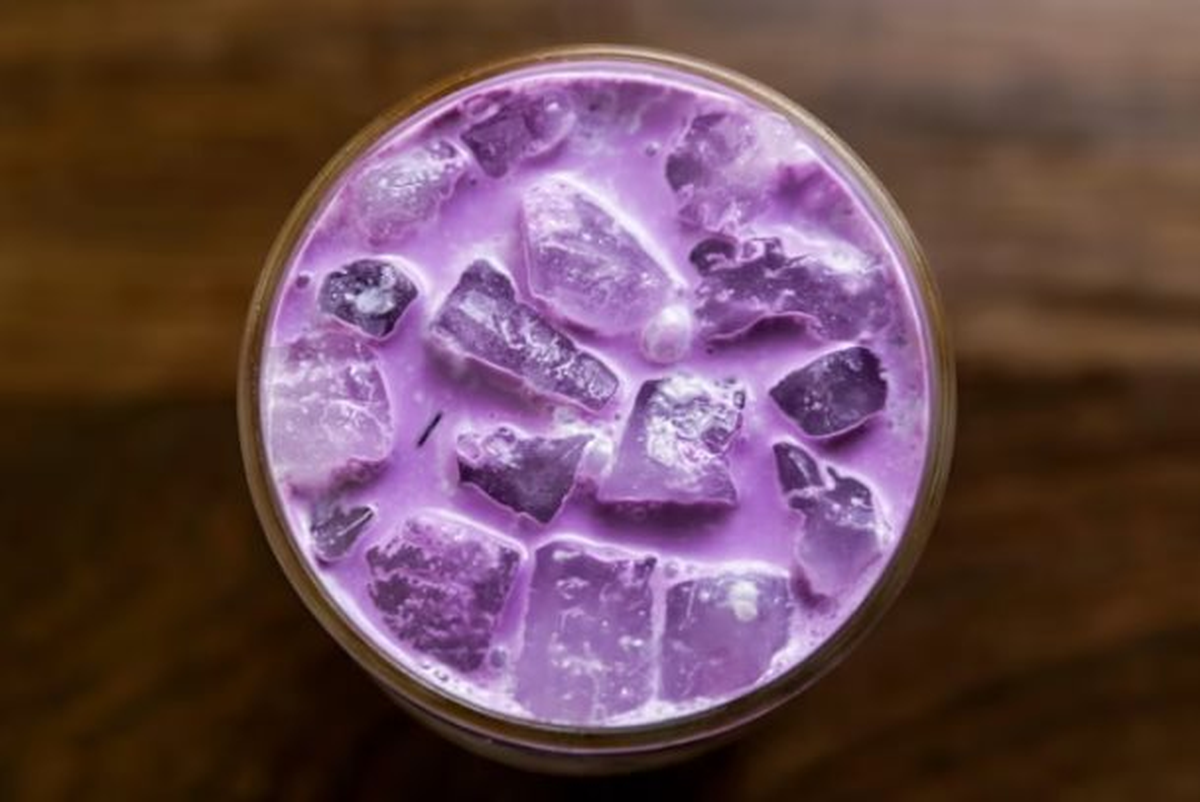 Các chuỗi đồ uống toàn cầu chạy đua thử nghiệm 'matcha mới': Màu tím, ‘ăn ảnh’ mạng xã hội và là nguyên liệu quen thuộc tại Việt Nam