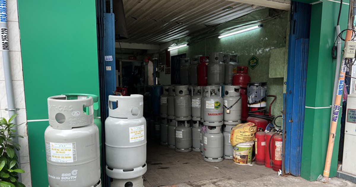 Giá gas giảm 20.000 - 30.000 đồng/bình 12kg từ hôm nay